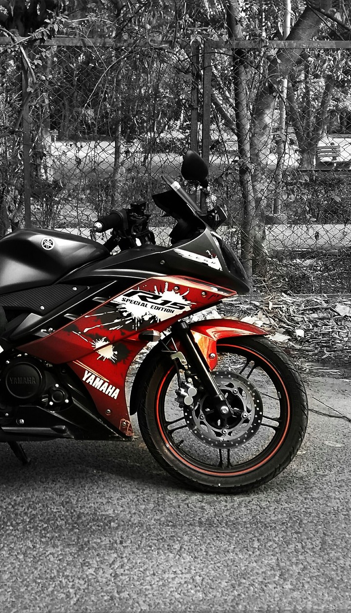 R15 v2.o adrenaline red