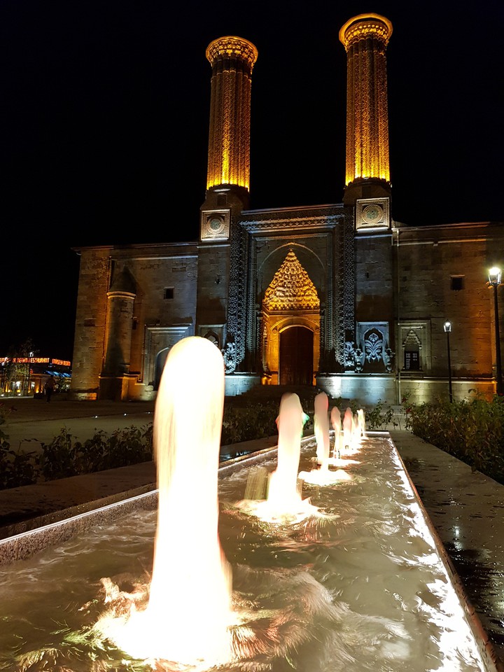 erzurum çifte minareli medrese