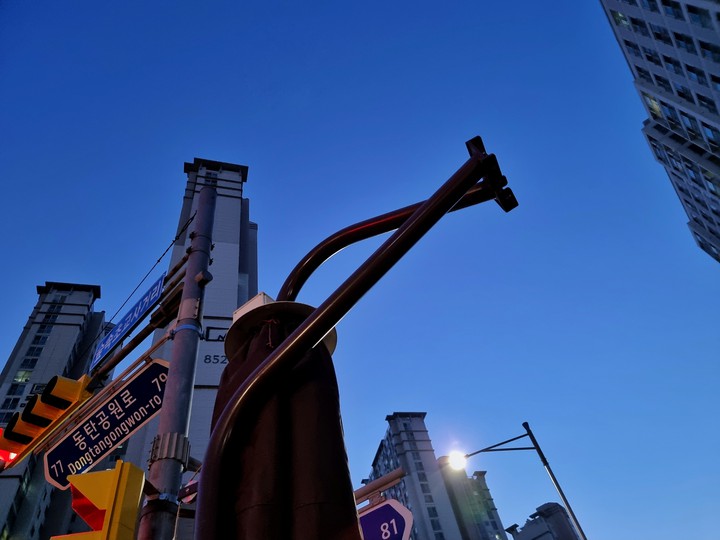 Night sky and signs in Korean cities