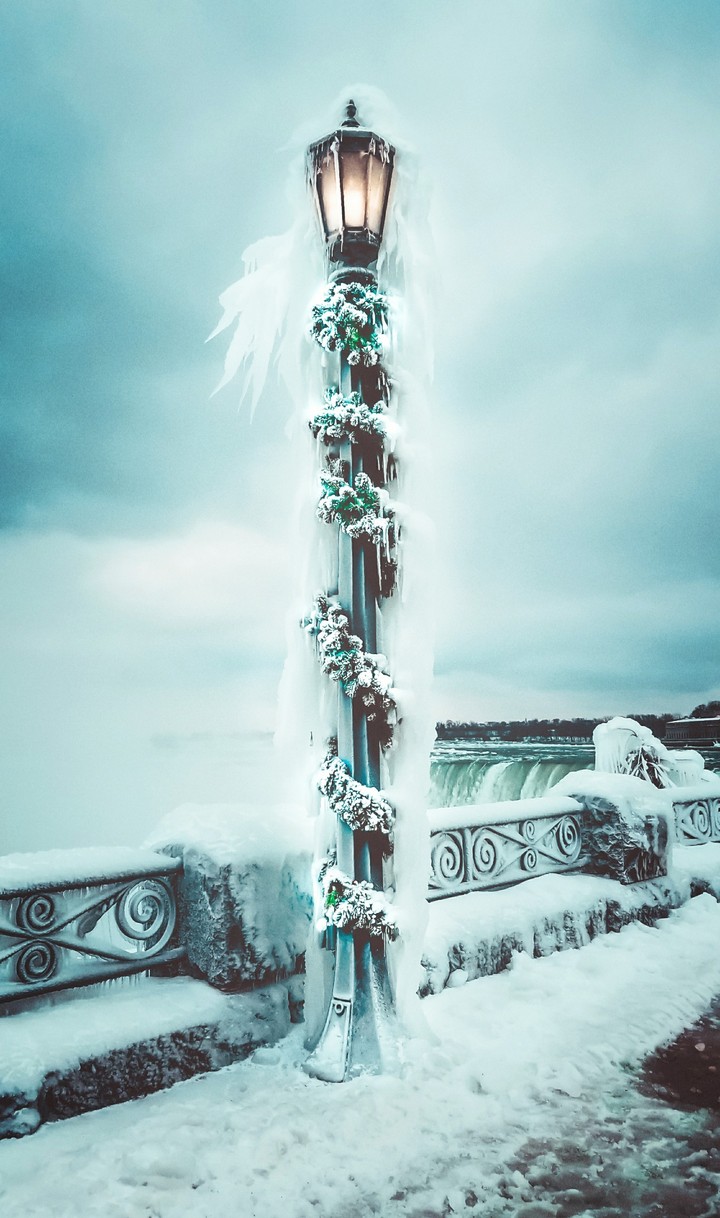 Frozen Lamp