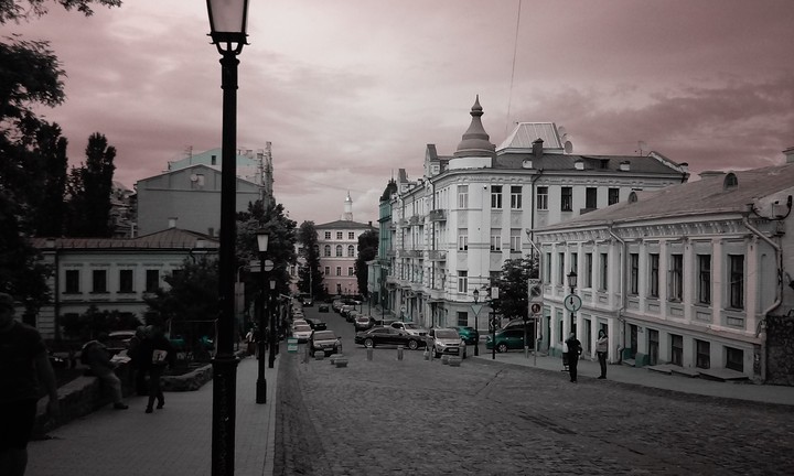Kiev.  Andrew's descent