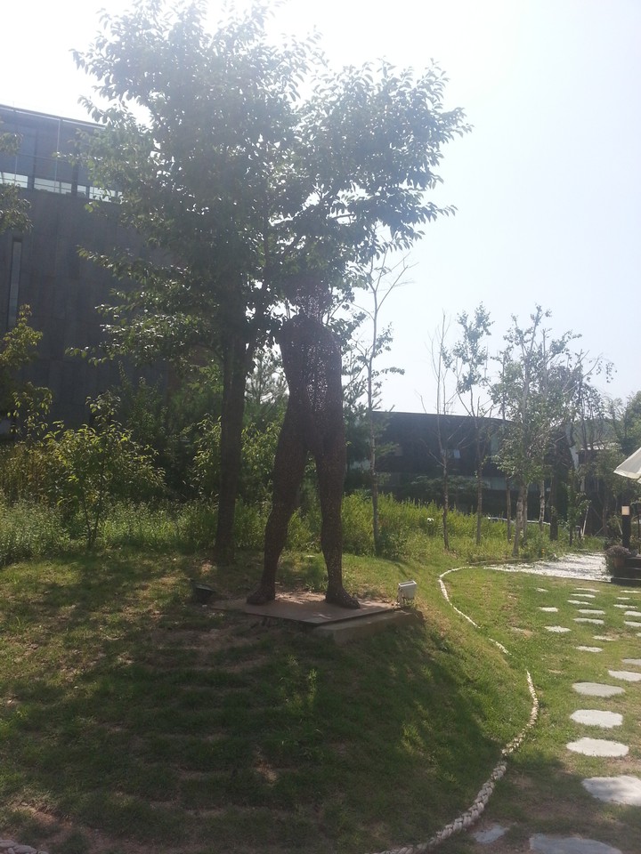 산책하는  남자