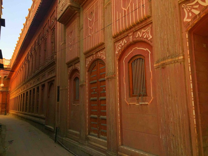 Rampuria Street view.