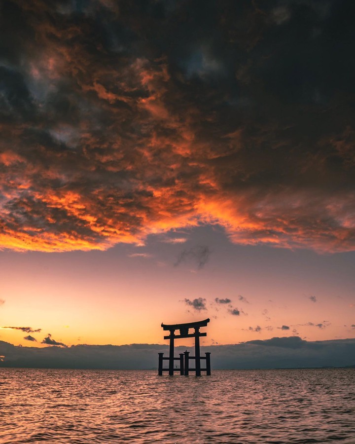 燃ゆる空