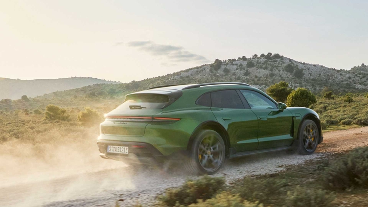 Porsche Taycan Cross Turismo