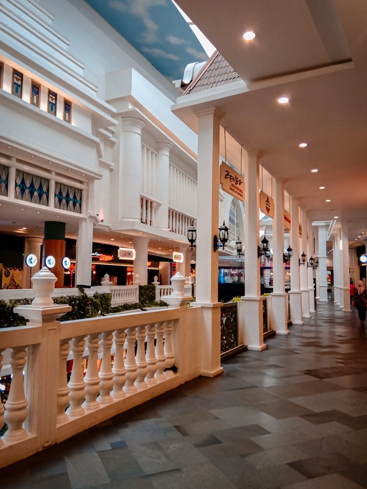 Mall