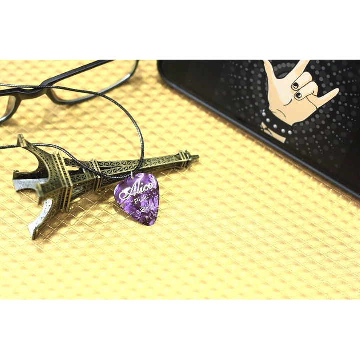 pick necklace