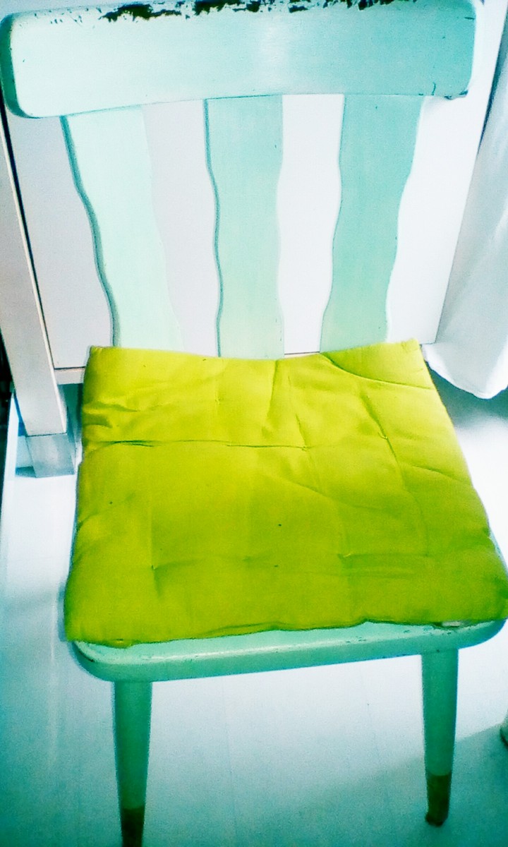 chair with pillow