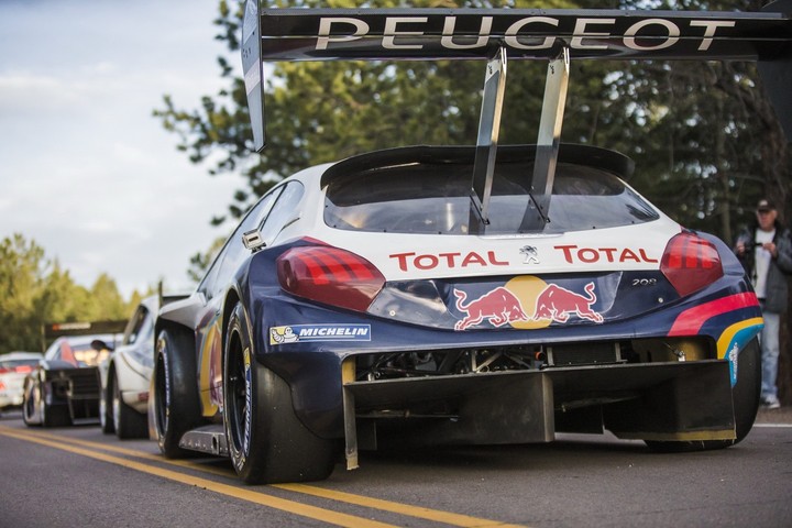 PEUGEOT 208 T16