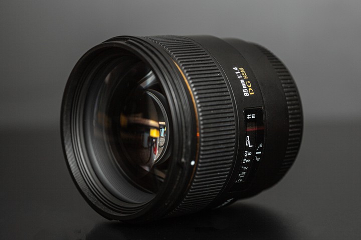 Объектив Sigma 85mm 1.4