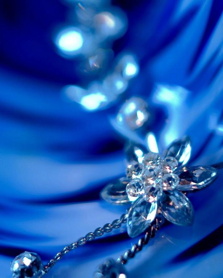 blue diamonds