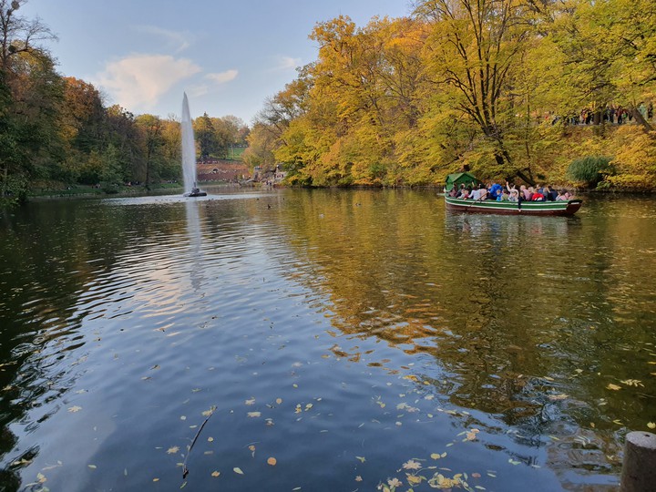 #autumn #fountain #colors #park #river #ship