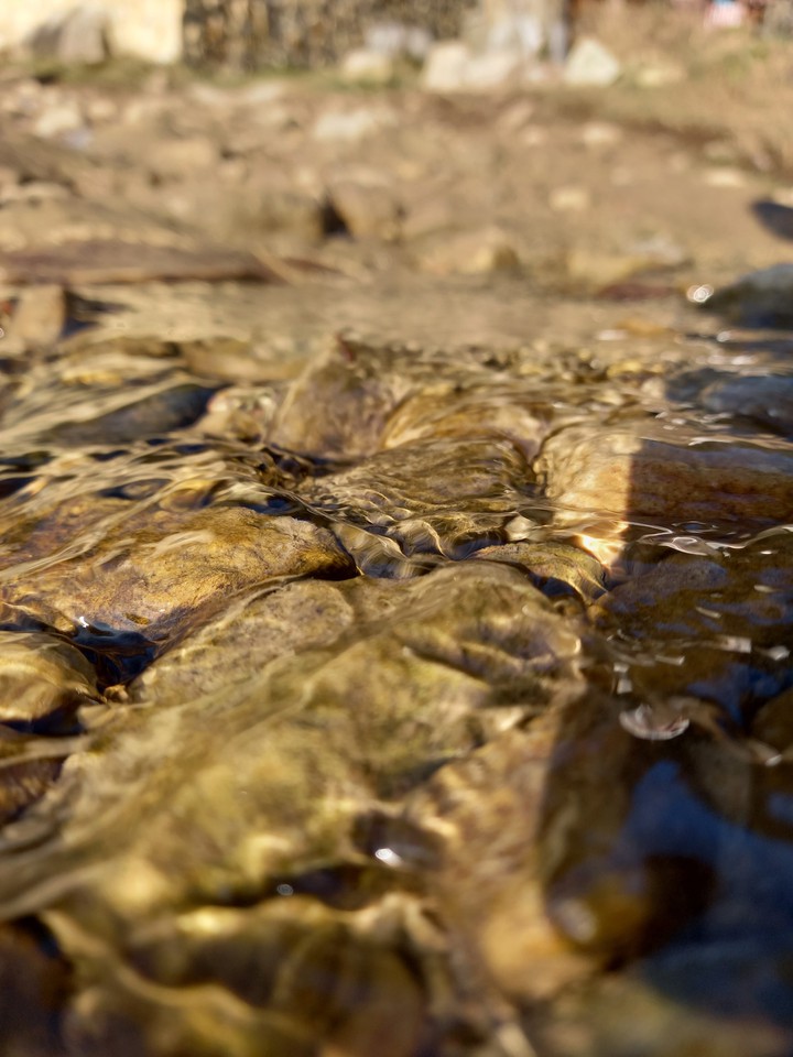 вода