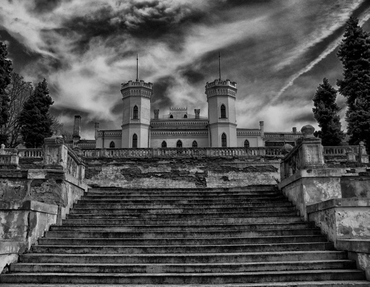 Castle mono