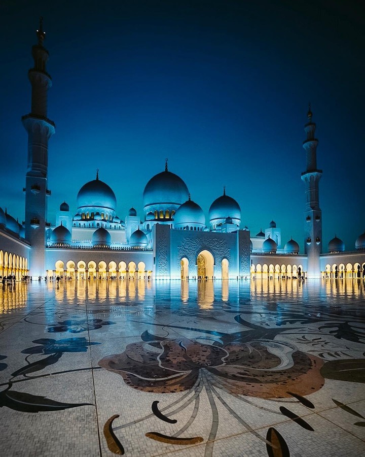 Sheikh Zayed Mosque, Abu Dhabi •Axye~