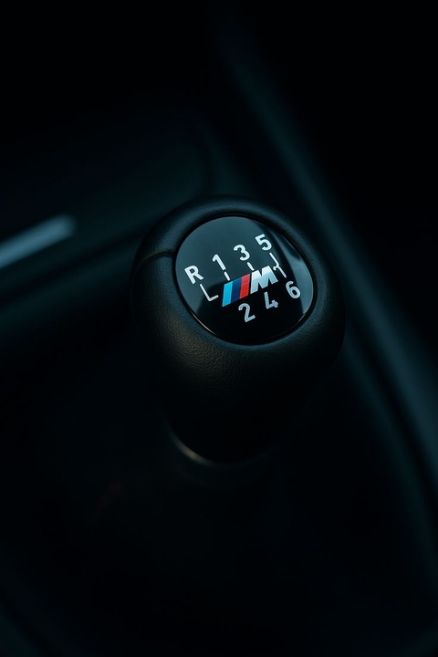 Speedometer, silver वॉलपेपर