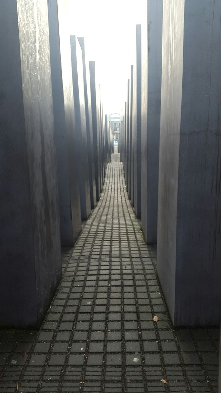 Tristeza entre columnas