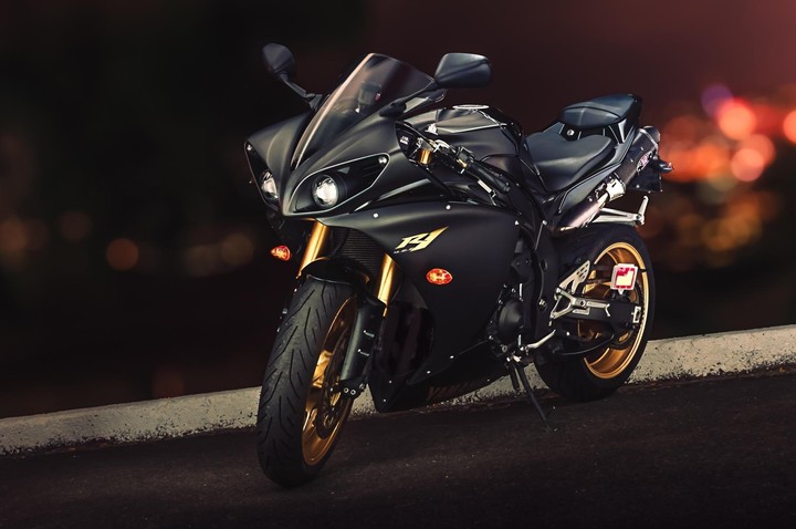 yamaha R1