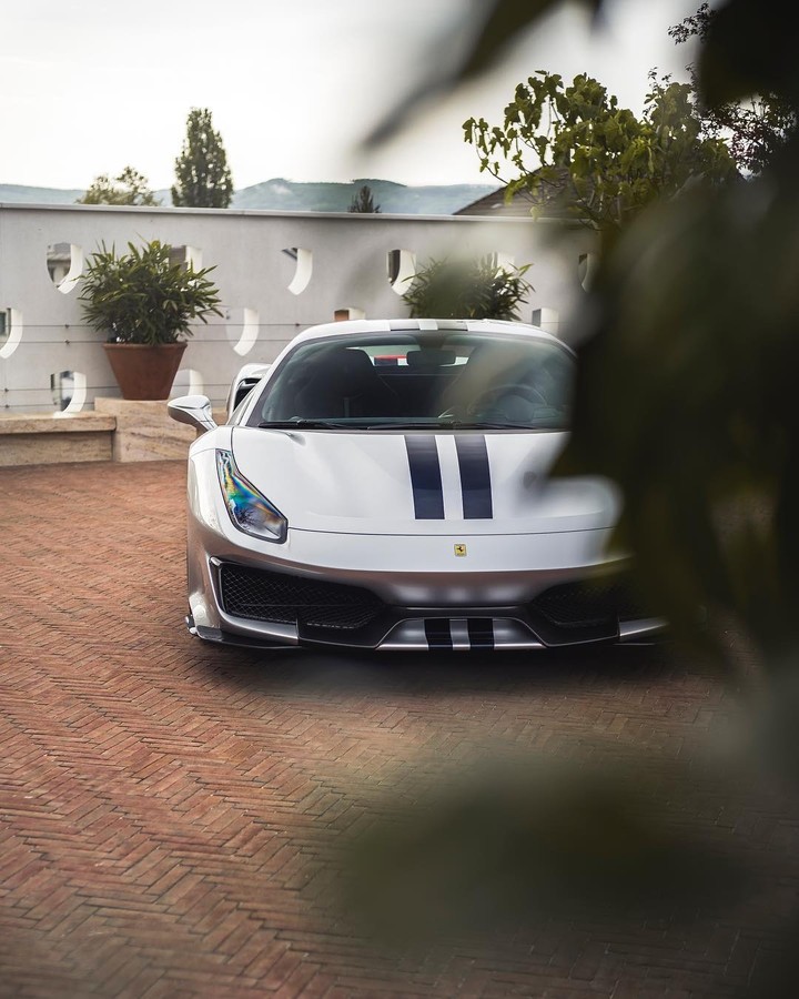 Ferrari 488 Pista