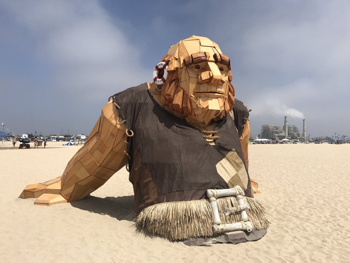 giant in the beach