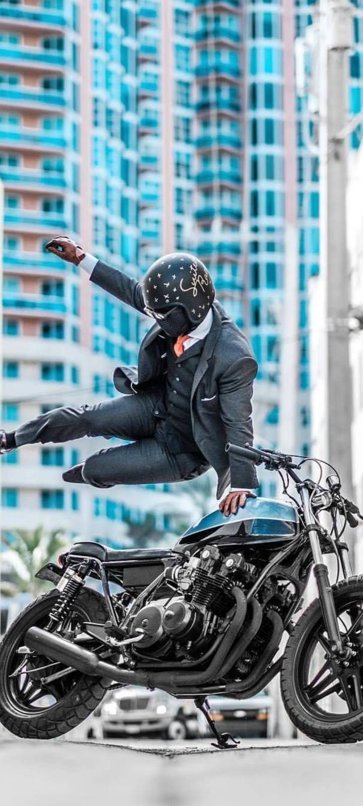 Bikers ?pose?