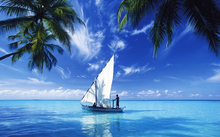 Boat in the ocean 4k