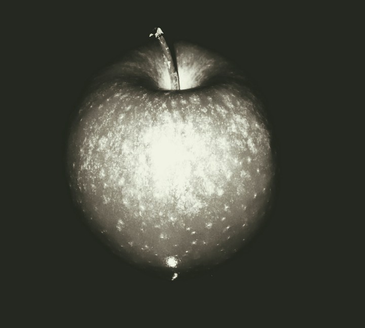 Grey apple