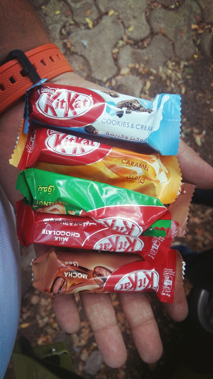 kitkat chocolate