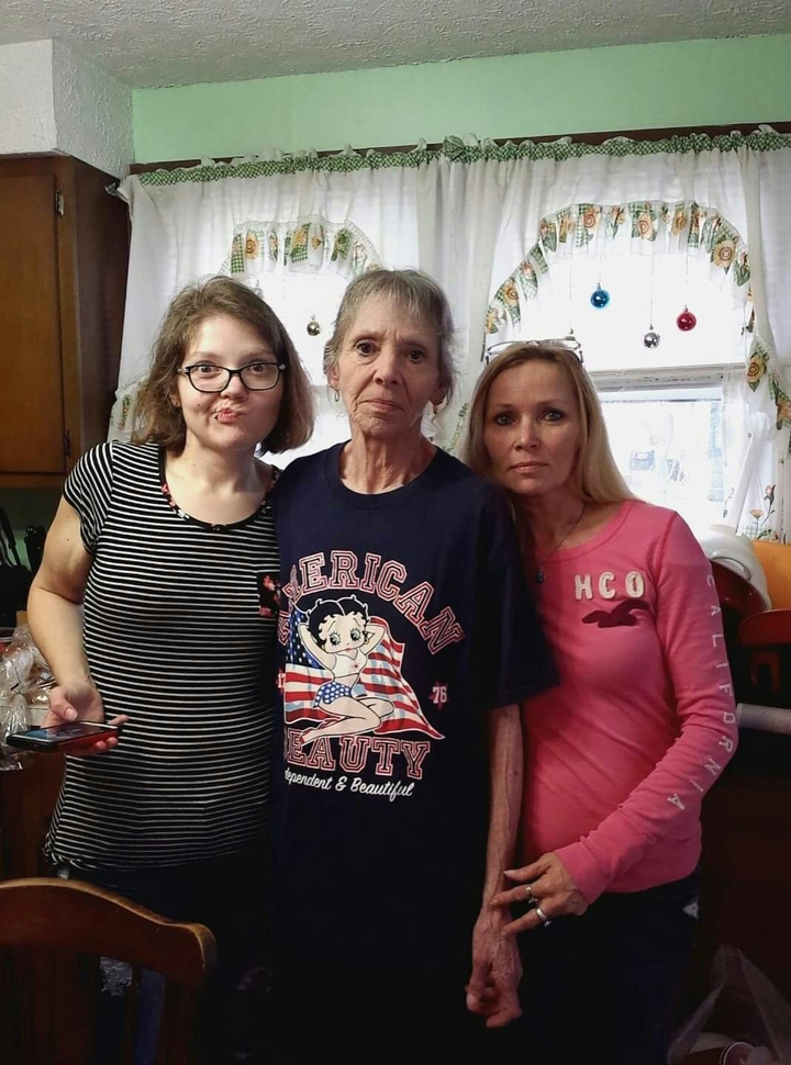 Sista Heather, momma and me.