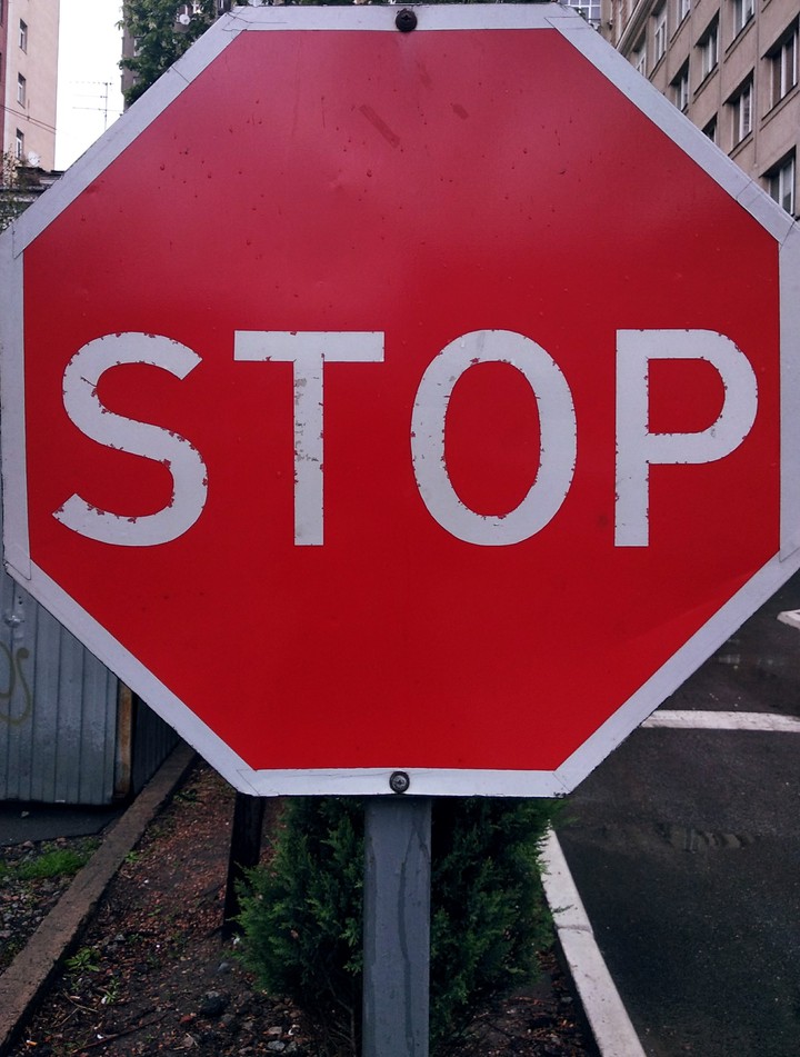 STOP