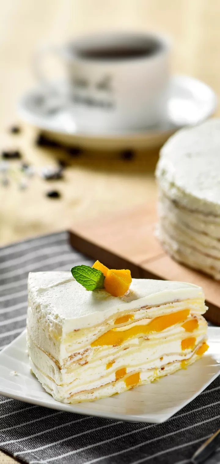 mango crepe Cake