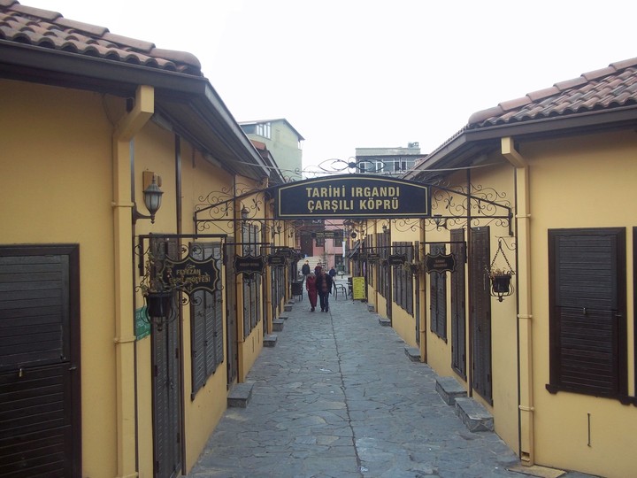 Tarihi Irgandı Çarşılı Köprü