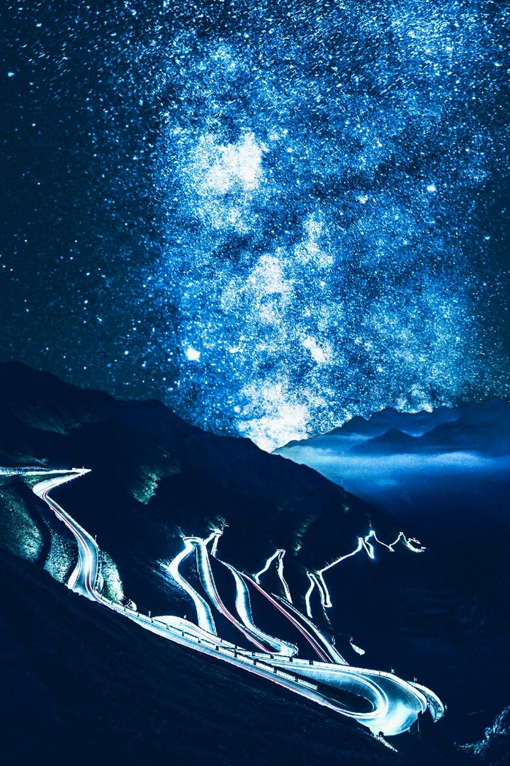 Valley in the stars