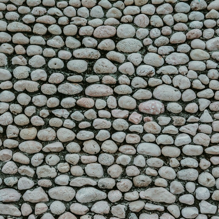 many rocks