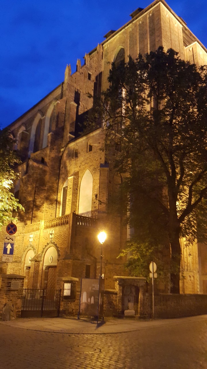 Toruń wieczorem