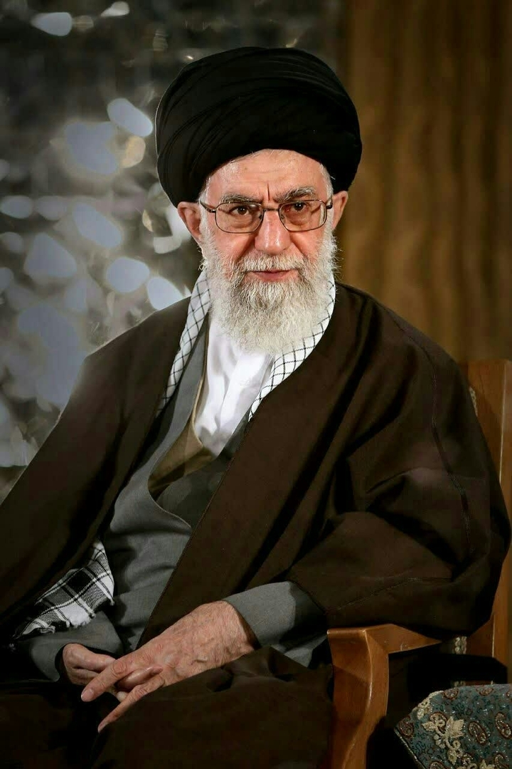 آقای ما سیِّد علی خامنه ایی روحی فِدا