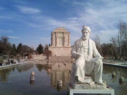 آرامگاه و پیکره فردوسی - توس
