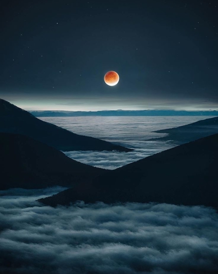 red moon
