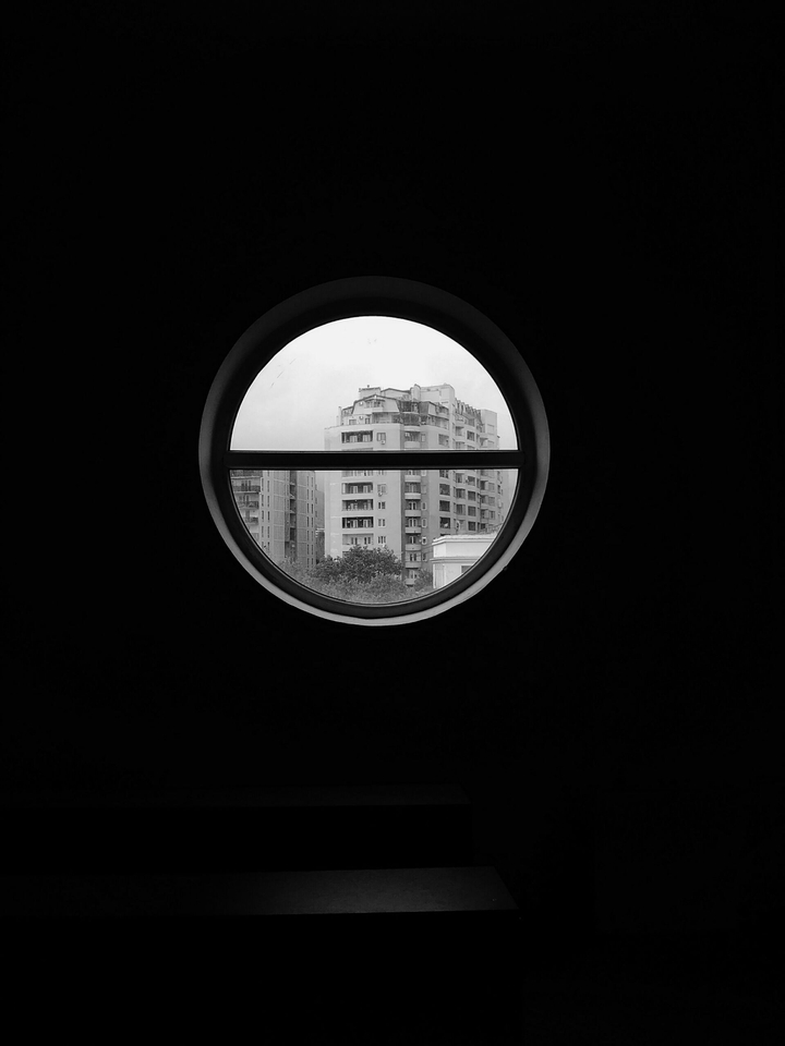 circle window.