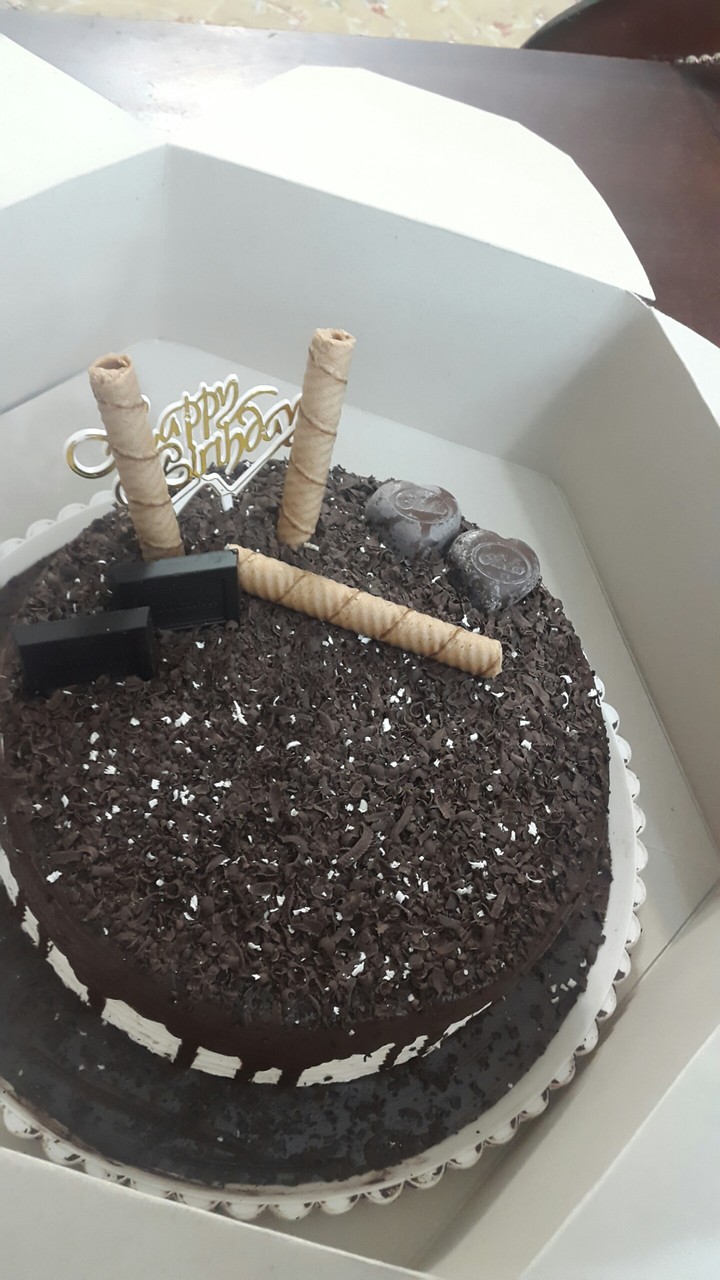 یه کیک خوشمزه شکلاتی