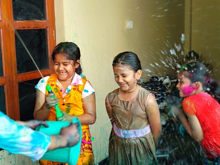 holi