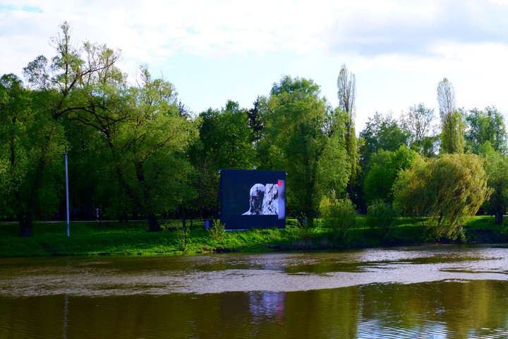 Кино на реке