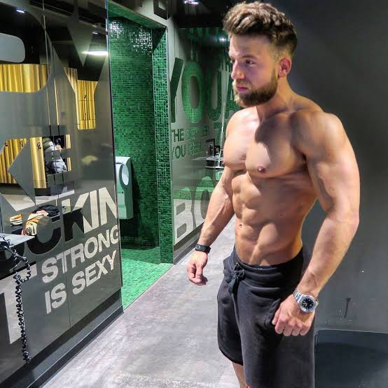 BODYBUILDER