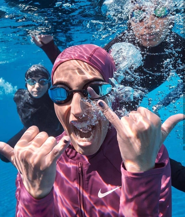 swimmng in sea