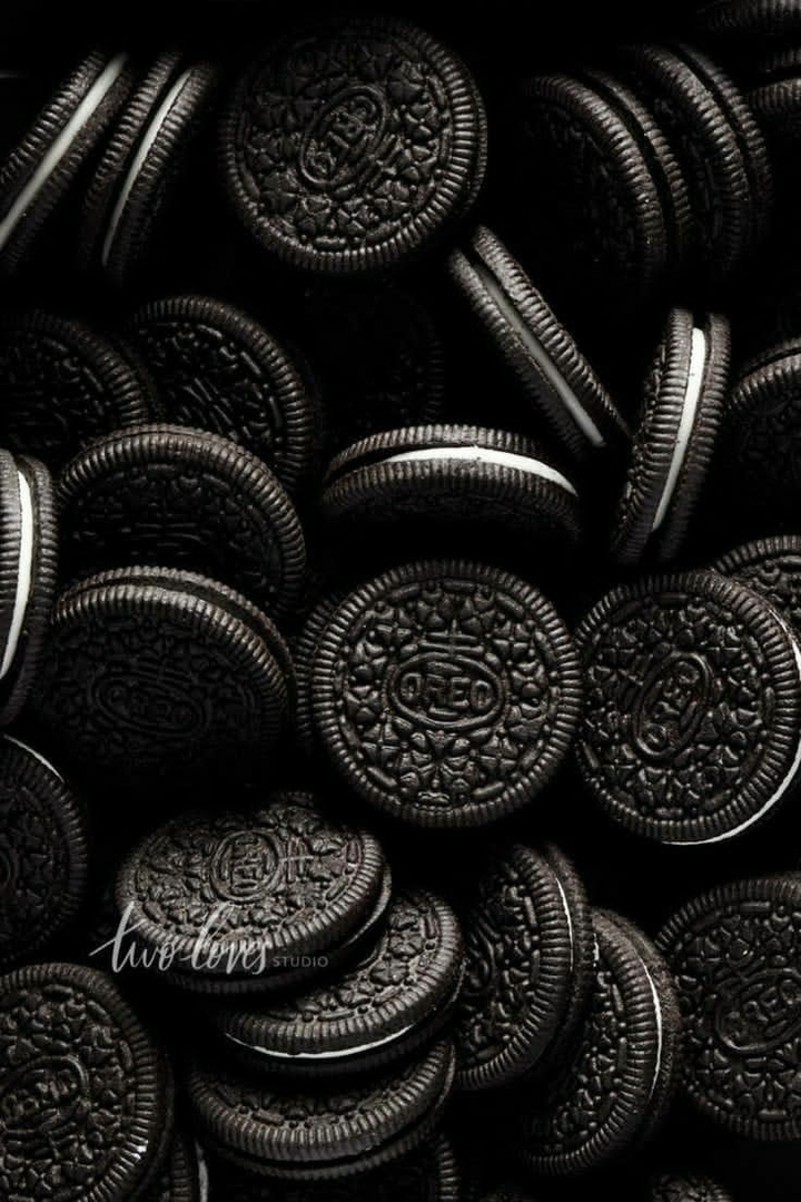 Black biscuit