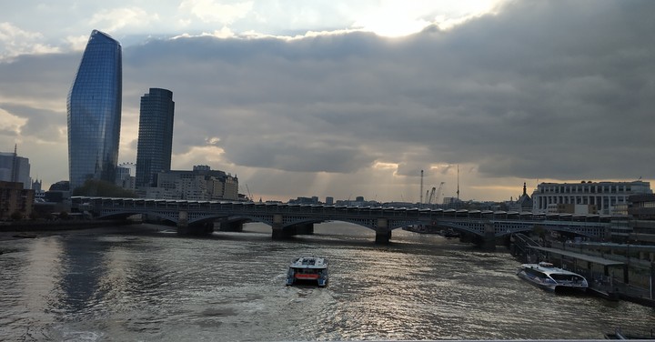London Millinium Bridge River Thames