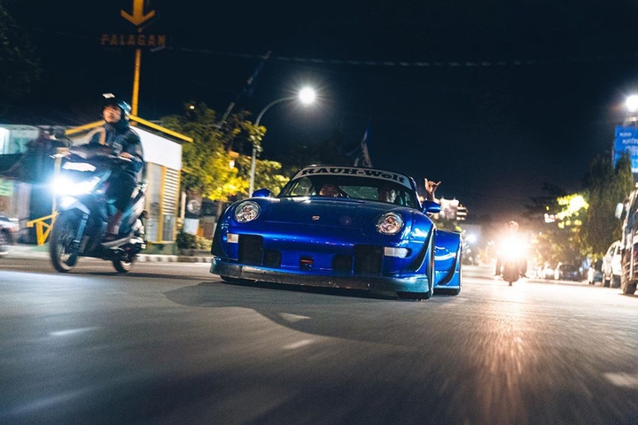 Porsche 911