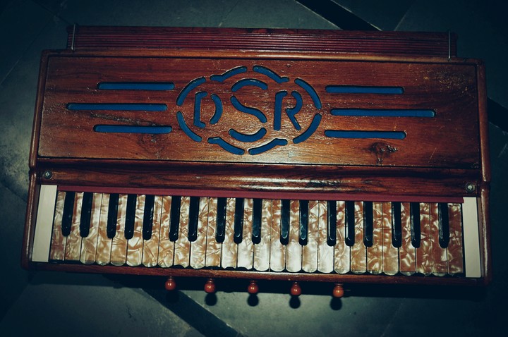 d.s.r harmonium