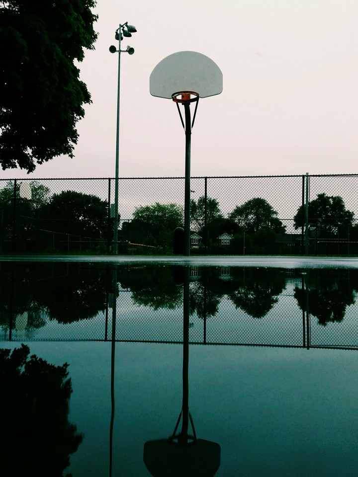 Basket-ball reflexion