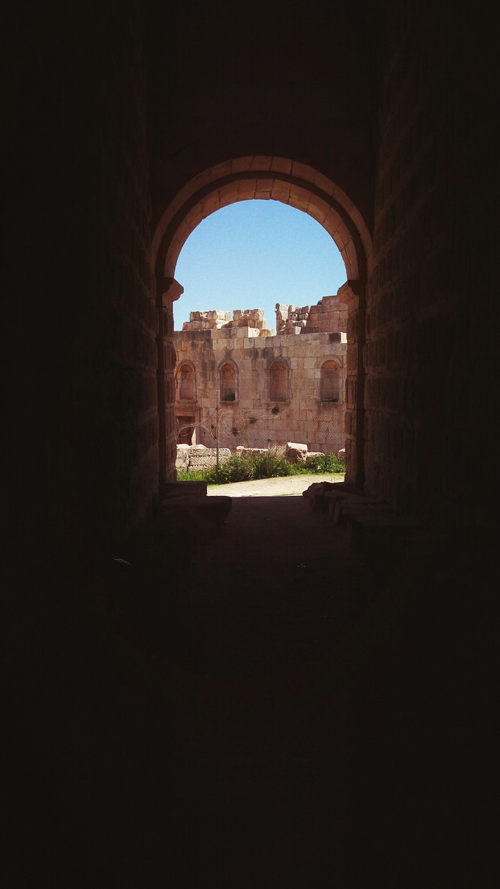 Gate